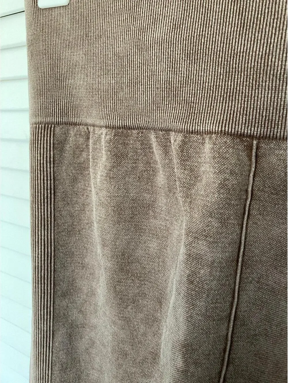 No Boundaries High Rise Crop Seamless brown leggings